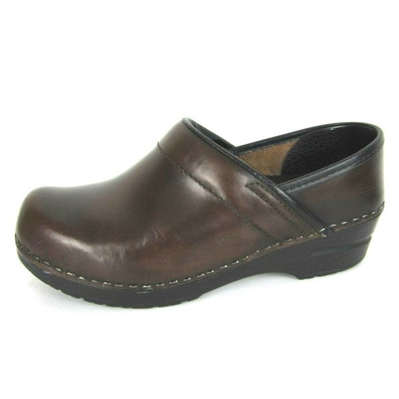 where are sanita shoes made
